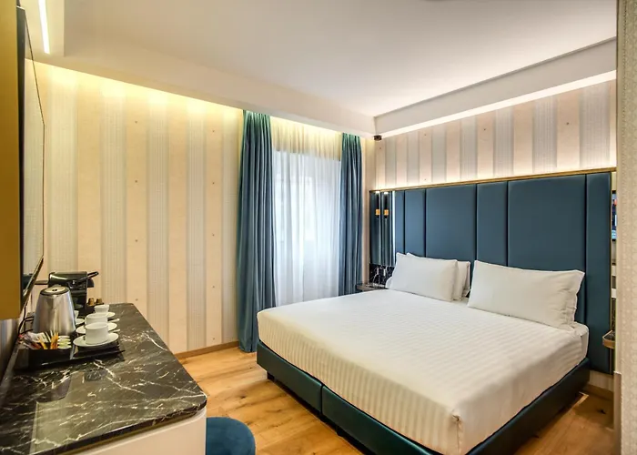 Cc Palace Hotel